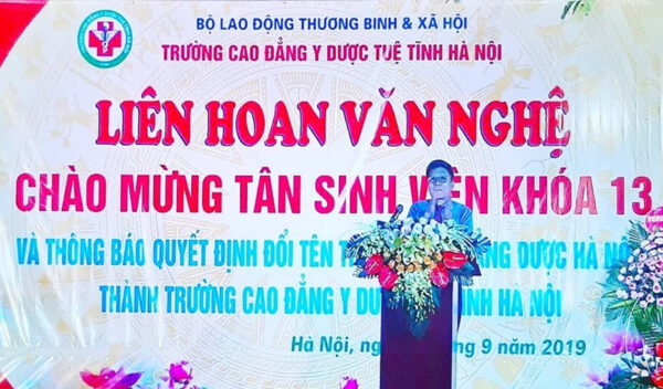 Lời chào mừng của thày Hiệu trưởng gửi các em sinh viên nhân ngày khai trường