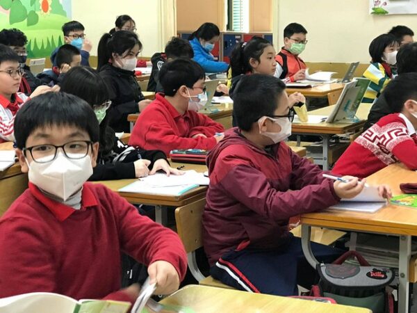 Vì sao Bộ GD&ĐT phải xin ý kiến Thủ tướng chứ không tự quyết học sinh nghỉ học phòng virus corona?