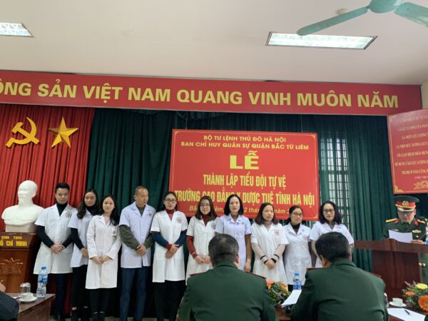 Trường Cao đẳng Y Dược Tuệ Tĩnh Hà Nội Công bố quyết định thành lập và ra mắt Tiểu đội dân quân tự vệ.