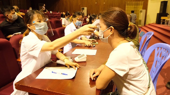 Sinh viên Y khoa Nhà trường hỗ trợ tiêm vaccin tại Hà Nội