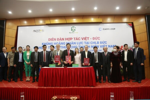 Tham gia diễn đàn hợp tác Việt Nam – CHLB Đức về vấn đề du học và XKLĐ