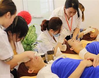 Có nên học ngành chăm sóc sắc đẹp