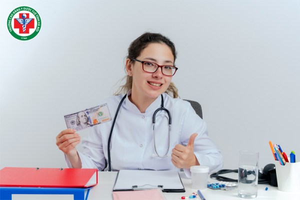 Mức lương ngành Dược bao nhiêu? Các yếu tố ảnh hưởng