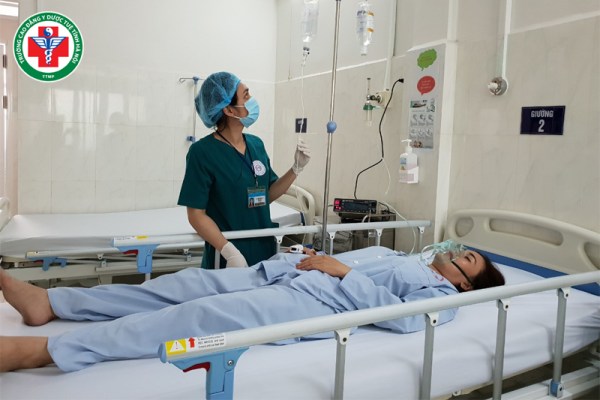 Điều dưỡng ngoại khoa: Khái niệm, công việc và yêu cầu nghề nghiệp