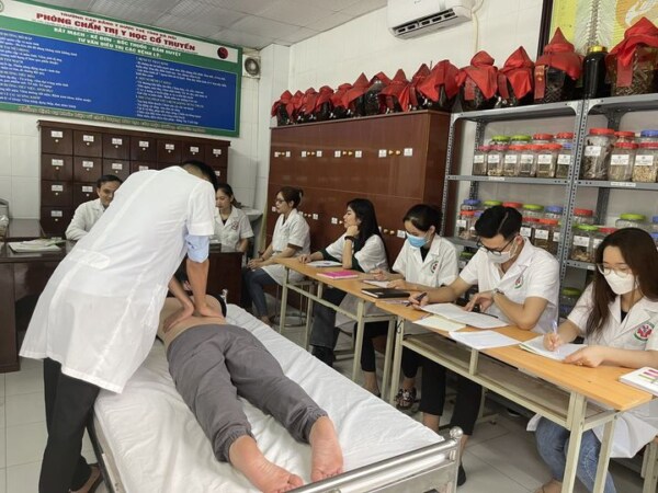 Xoa Bóp Bấm Huyệt: Khoa Học và Nghệ Thuật Trong Chăm Sóc Sức Khỏe