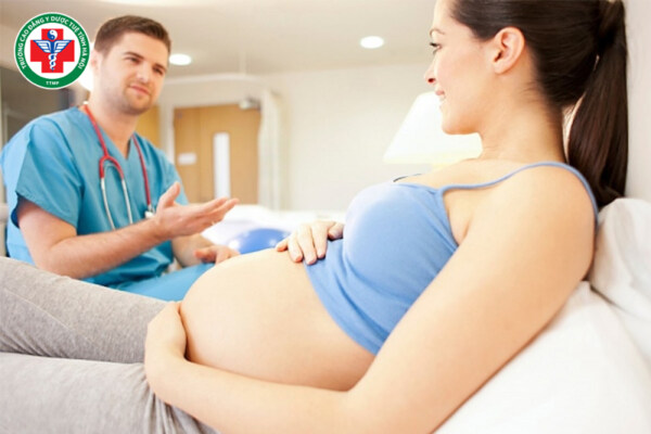 Nam giới có nên theo học ngành Hộ sinh không? [Hướng nghiệp]