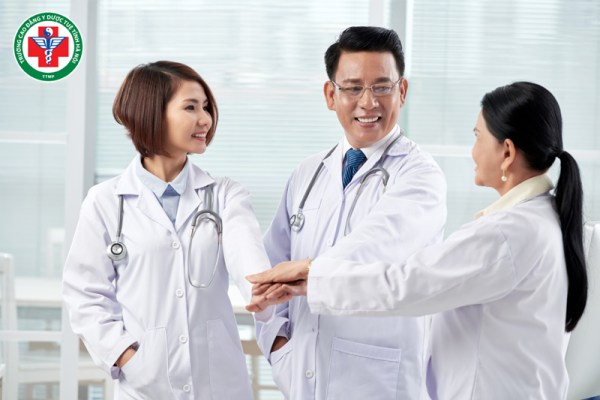 Vì sao Cao Đẳng Y Đa Khoa là ngành học “lên ngôi” trong những năm tới.