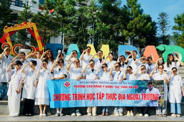 Báo Tiền phong – Mô hình trải nghiệm cộng đồng của sinh viên khối ngành Y Dược