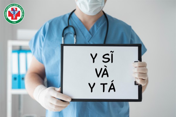 Y sĩ và Y tá: So sánh chi tiết và lựa chọn ngành phù hợp nhất