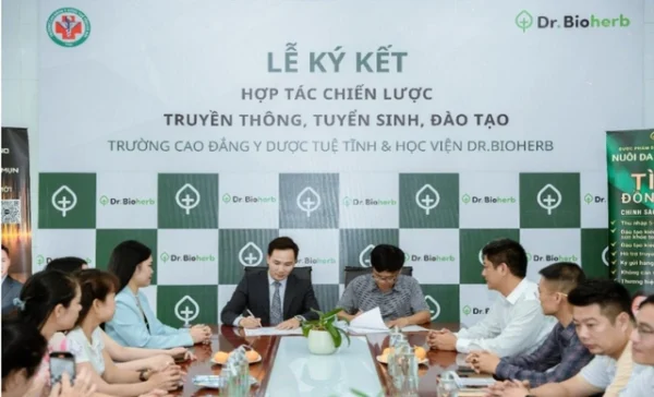 Báo SKĐS-Nâng cao năng lực hoạt động bằng mô hình hợp tác song hành