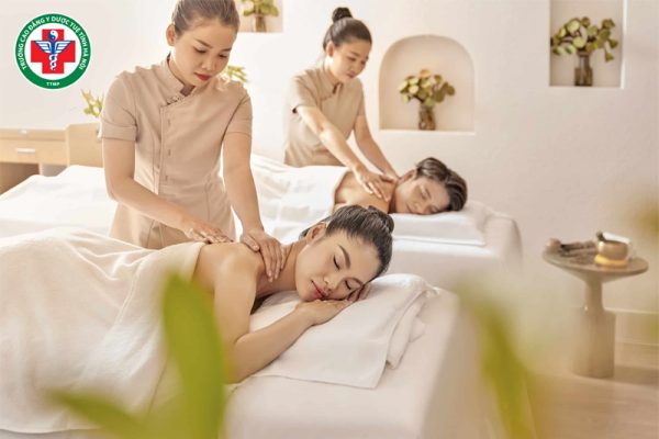 Chi phí học nghề spa bao nhiêu tiền? Con số cụ thể và yếu tố ảnh hưởng