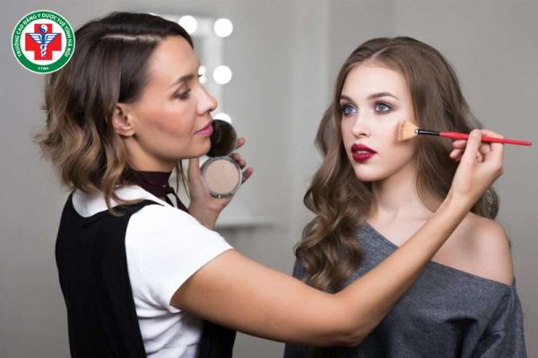Nghề make up lương bao nhiêu? Có cao không?