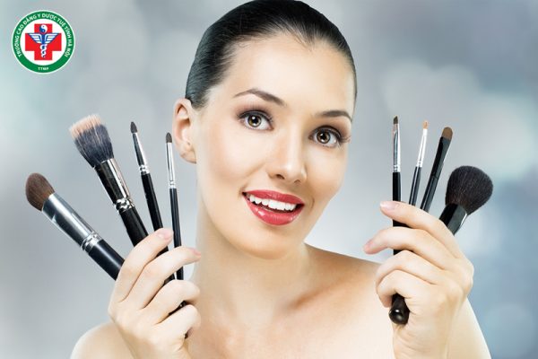 Học makeup xong thì làm gì? Top 7 cơ hội nghề nghiệp