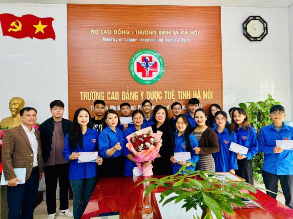Không khí đại hội các chi đoàn Trường Cao đẳng Y Dược Tuệ Tĩnh Hà Nội nhiệm kỳ 2024 – 2025.