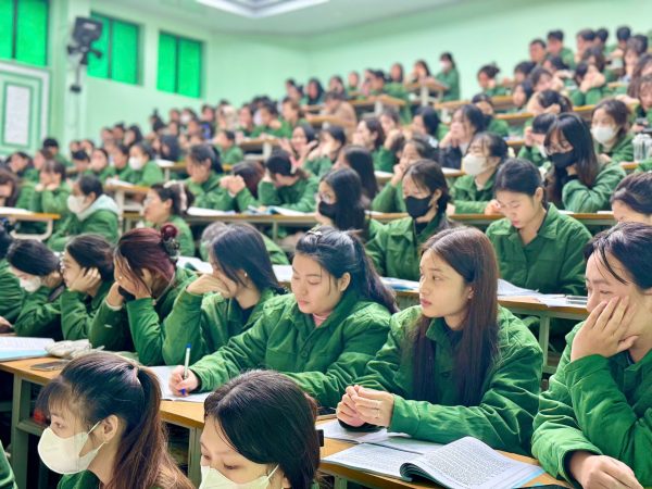 Những tiết học đầu tiên trong “Học kỳ quân sự ” đợt II của sinh viên TTMP