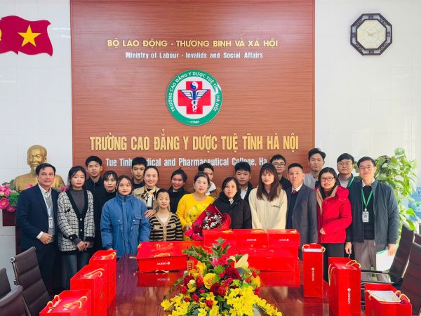 Chương trình “Tết yêu thương” đầy ý nghĩa của Thầy trò Nhà trường