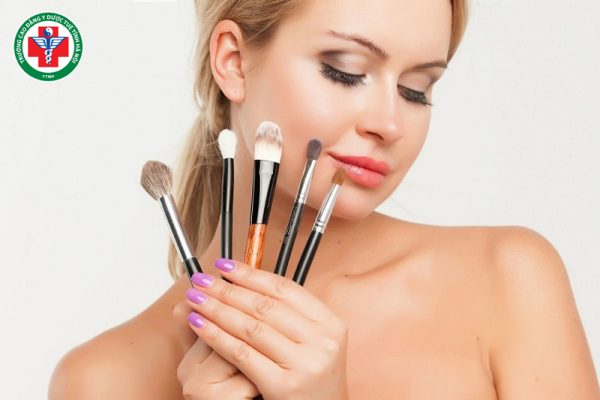 [Giải đáp] Nên học trang điểm cá nhân hay chuyên nghiệp?