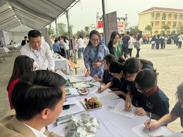 Hà Nội: Hơn 600 học sinh lớp 9 trải nghiệm kỹ năng nghề