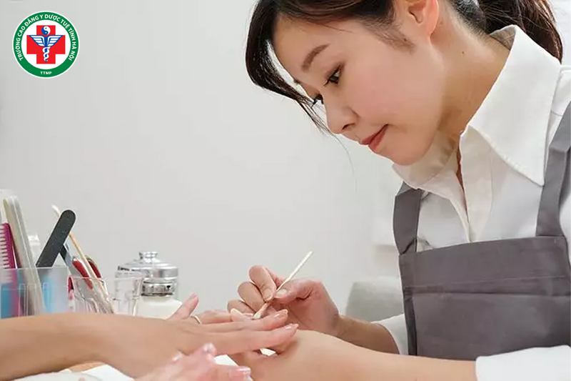 Học nghề nail cần chuẩn bị những gì? Thời gian học nghề