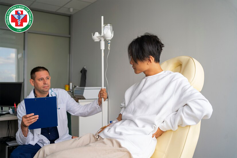 Bác sĩ phục hồi chức năng phải học tối thiểu 5 năm