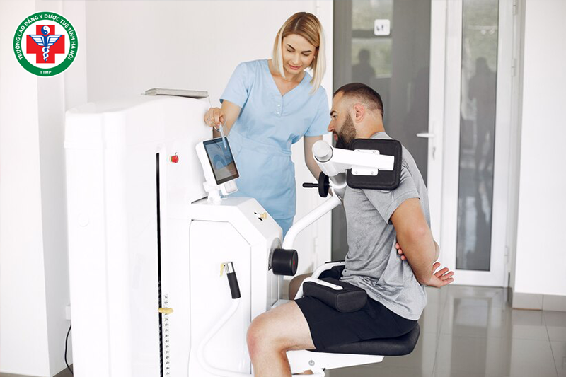 Vận động trị liệu giúp người bệnh khôi phục khả năng vận động sau chấn thương