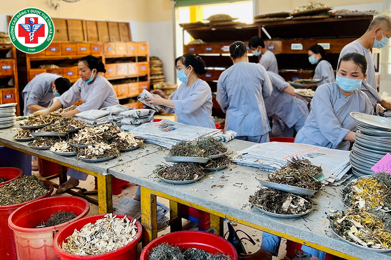 Sức khỏe tốt là một tiêu chuẩn của y sĩ y học cổ truyền