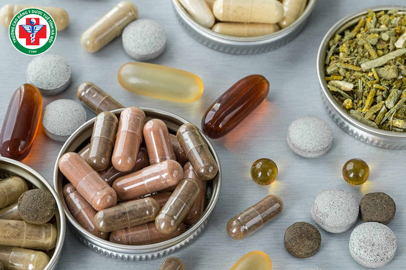 Người bệnh không nên tự ý kết hợp các loại thuốc
