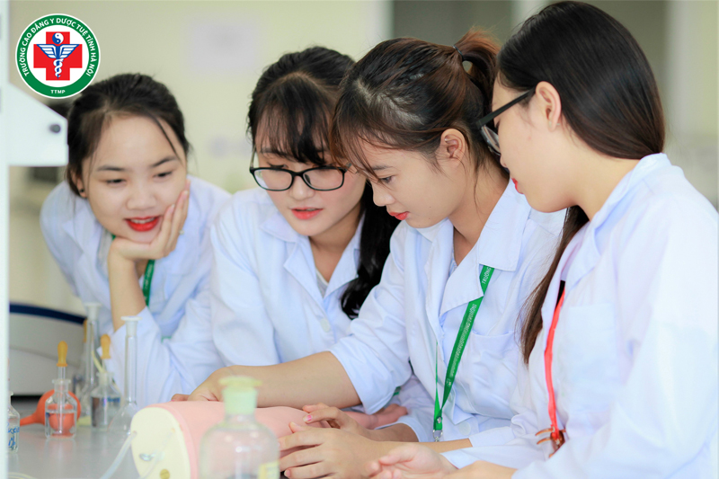 tỷ lệ học viên ra trường có việc làm đúng chuyên ngành