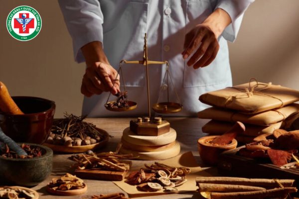 Ôn pháp là gì? Cơ chế tác động, phân loại và ứng dụng trong điều trị Đông y