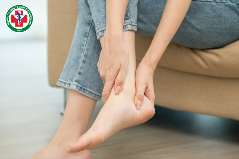 Sợ lạnh, tay chân lạnh phản ánh mạch hư do suy giảm dương khí