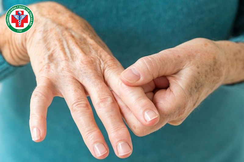 Triệu chứng tê bì chân tay kéo dài