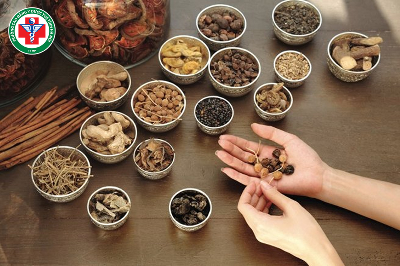 Điều trị bệnh bằng thuốc Đông y