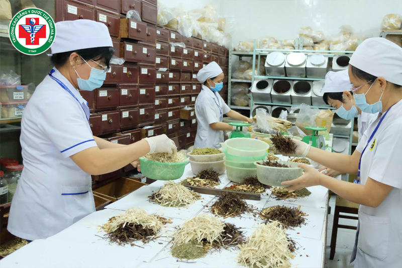Điều trị bệnh bằng thuốc Y học cổ truyền